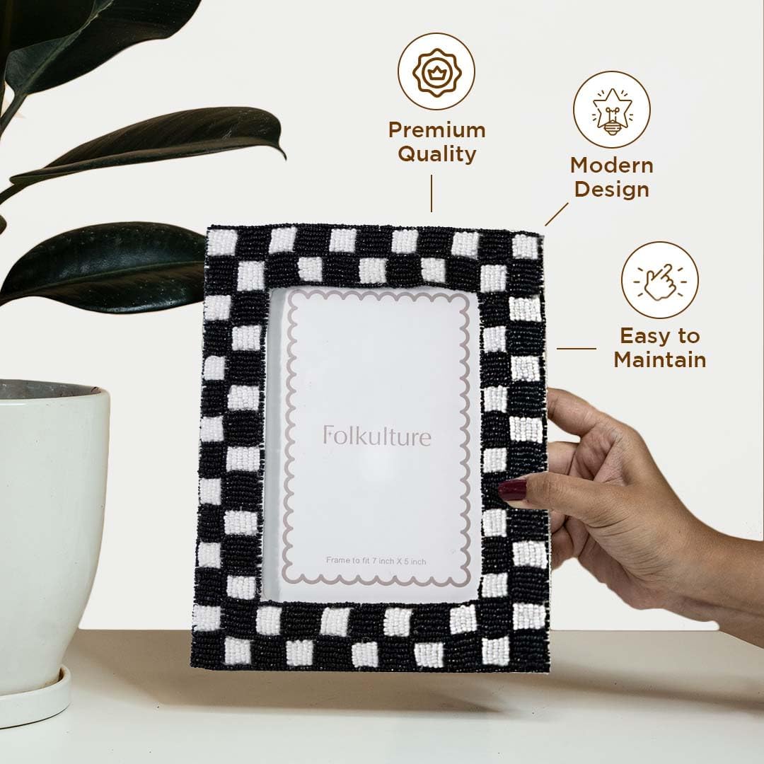 Folkulture 5x7 Picture Frames, Checkered Photo Frame with Plexiglass, Vertical and Horizontal Formats Picture Frames, Farmhouse Decor (Black)