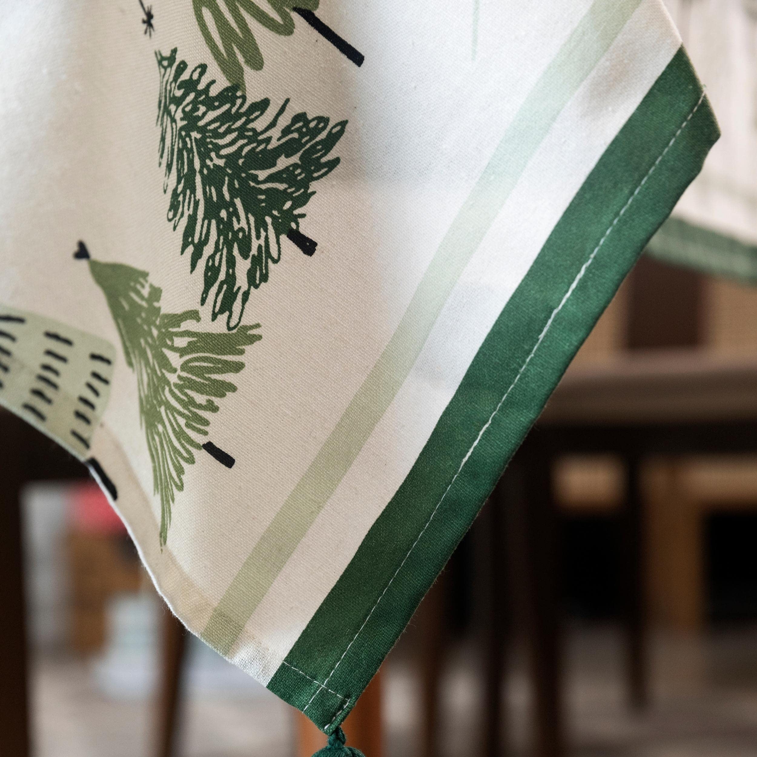 Folkulture Christmas Story Table Cloth