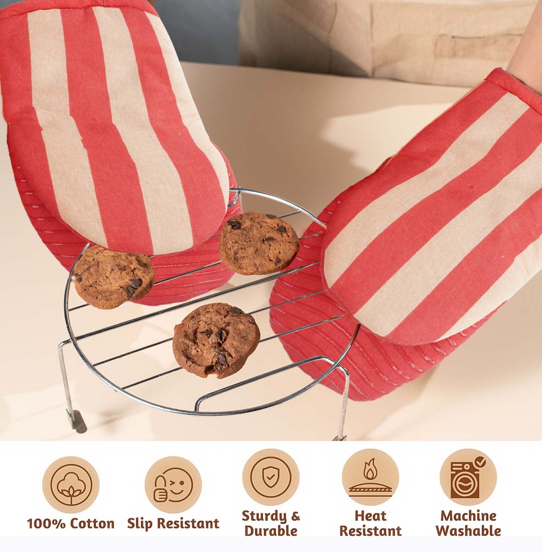 Folkulture Mini Mitts 100% cotton with Silicon  Heat Resistant Kitchen & Baking Mitts - Candy Cane
